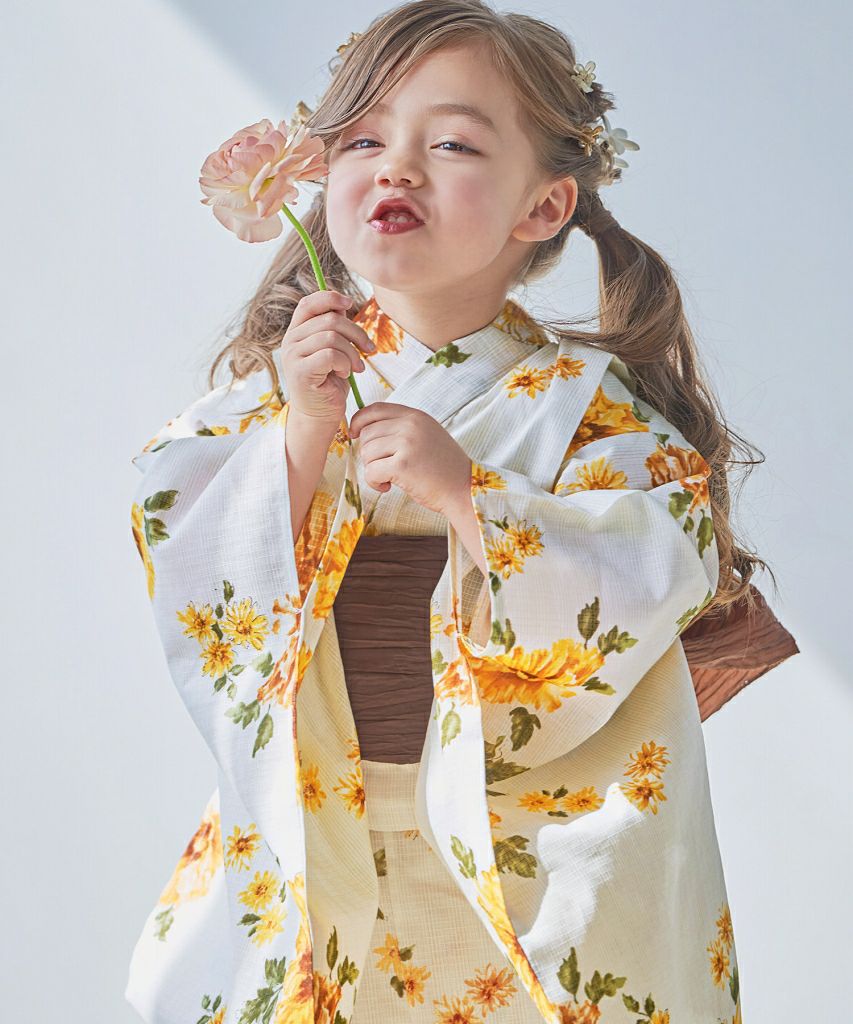 Q1892】AAお仕立て上がり綿浴衣 子供用 黄色地に花、苺模様 売り出そ