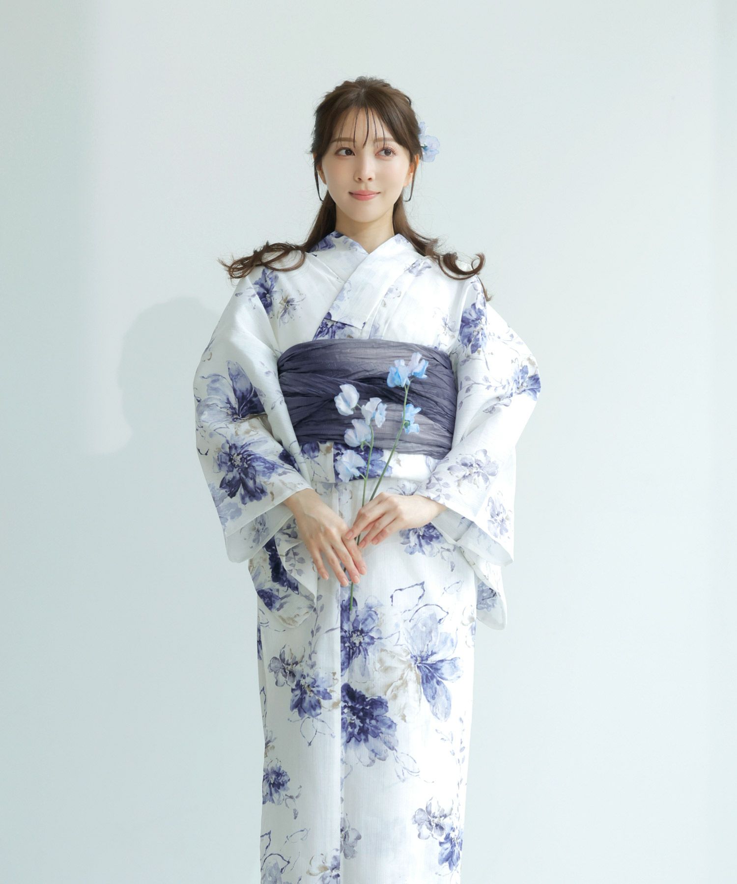 青に枝垂れ桜が美しい着物に白シルバーのだらりの帯セット （【楽天 